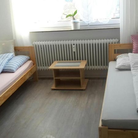 Egyszeru Szallas Stuttgart Buitenkant foto