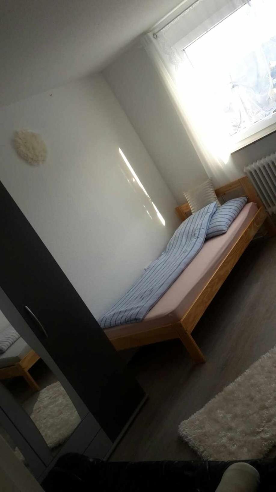 Egyszeru Szallas Stuttgart Buitenkant foto