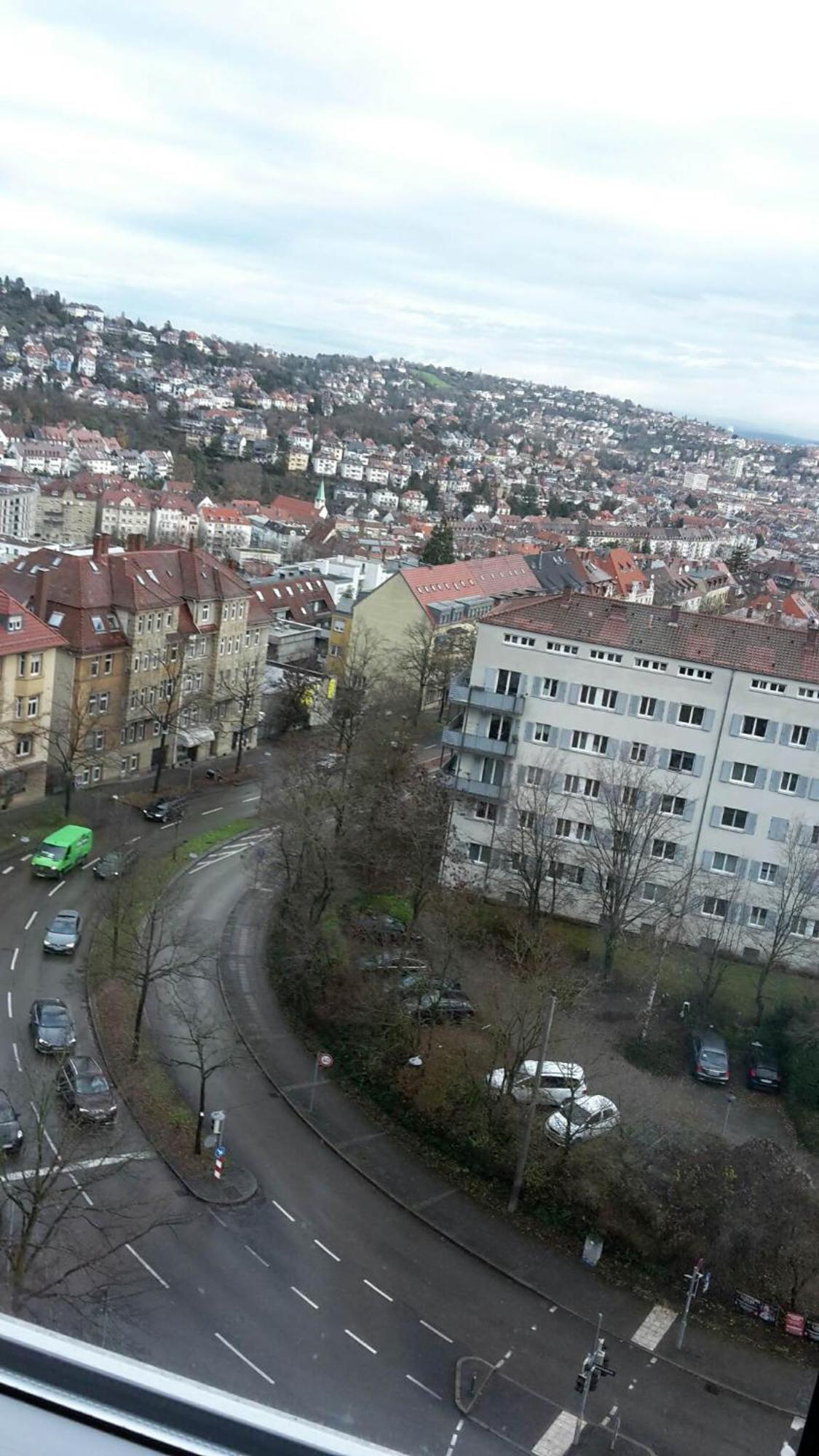 Egyszeru Szallas Stuttgart Buitenkant foto